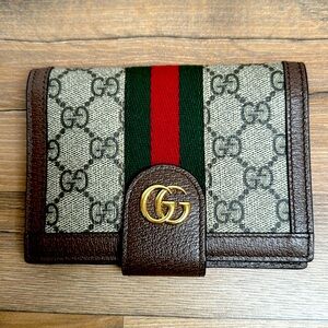 Gucci passport holder